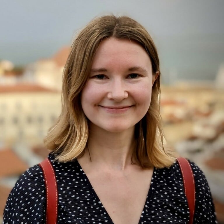 Professional headshot photo of Dr Emma Banks